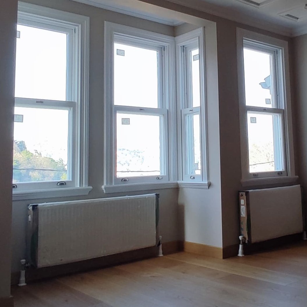 Located in Kireçburnu, one of the most prestigious neighborhoods on the Bosphorus, with its meticulously renovated interior and lush garden, preserving its historic character, it offers a living space that is both aesthetically pleasing and functional
