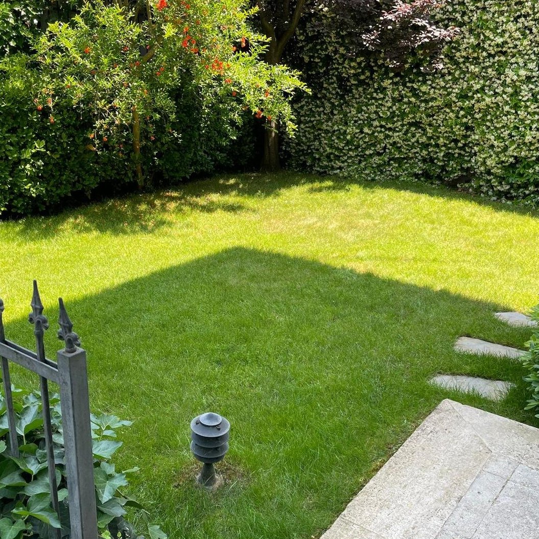 İstanbul’un en seçkin ve güvenli yaşam alanlarından biri olan Acarkent’te, yeşillikler içinde konumlanan muhteşem satılık villa