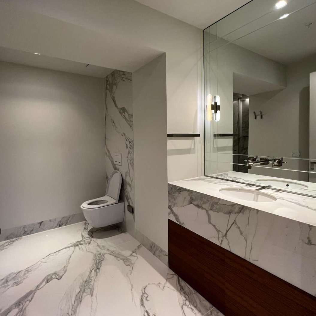 İstanbul'un kalbinde, dünyaca ünlü Ritz Carlton Residence Şişli’de eşsiz bir yaşam fırsatı! Oturmaya hazır bu satılık lüks daire, konfor ve zarafeti bir araya getiriyor