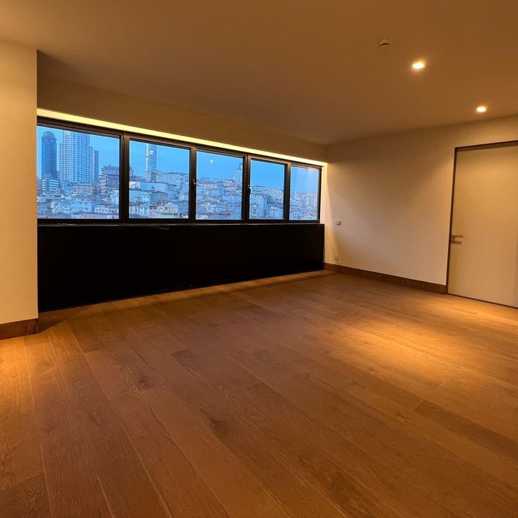 İstanbul'un kalbinde, dünyaca ünlü Ritz Carlton Residence Şişli’de eşsiz bir yaşam fırsatı! Oturmaya hazır bu satılık lüks daire, konfor ve zarafeti bir araya getiriyor