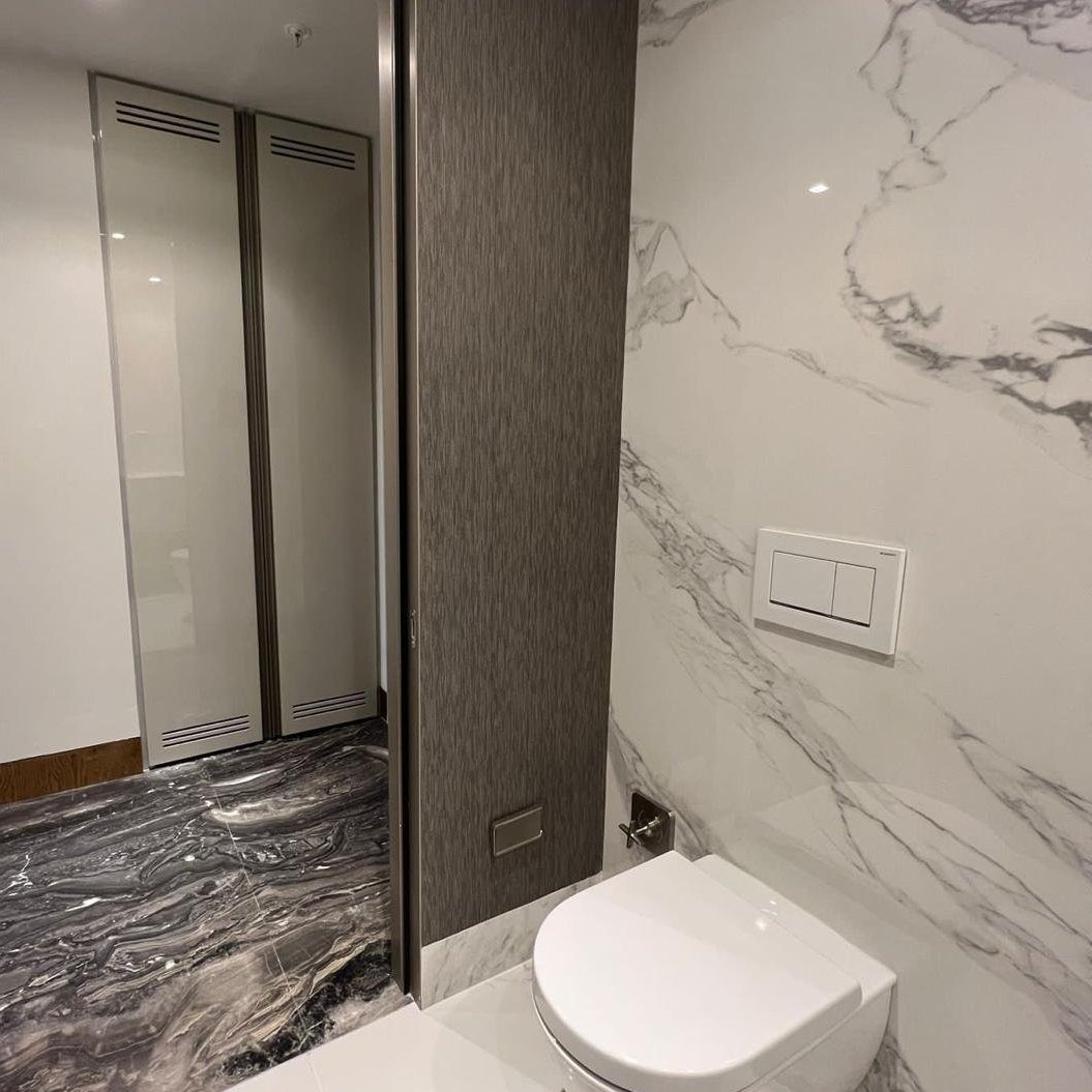 İstanbul'un kalbinde, dünyaca ünlü Ritz Carlton Residence Şişli’de eşsiz bir yaşam fırsatı! Oturmaya hazır bu satılık lüks daire, konfor ve zarafeti bir araya getiriyor