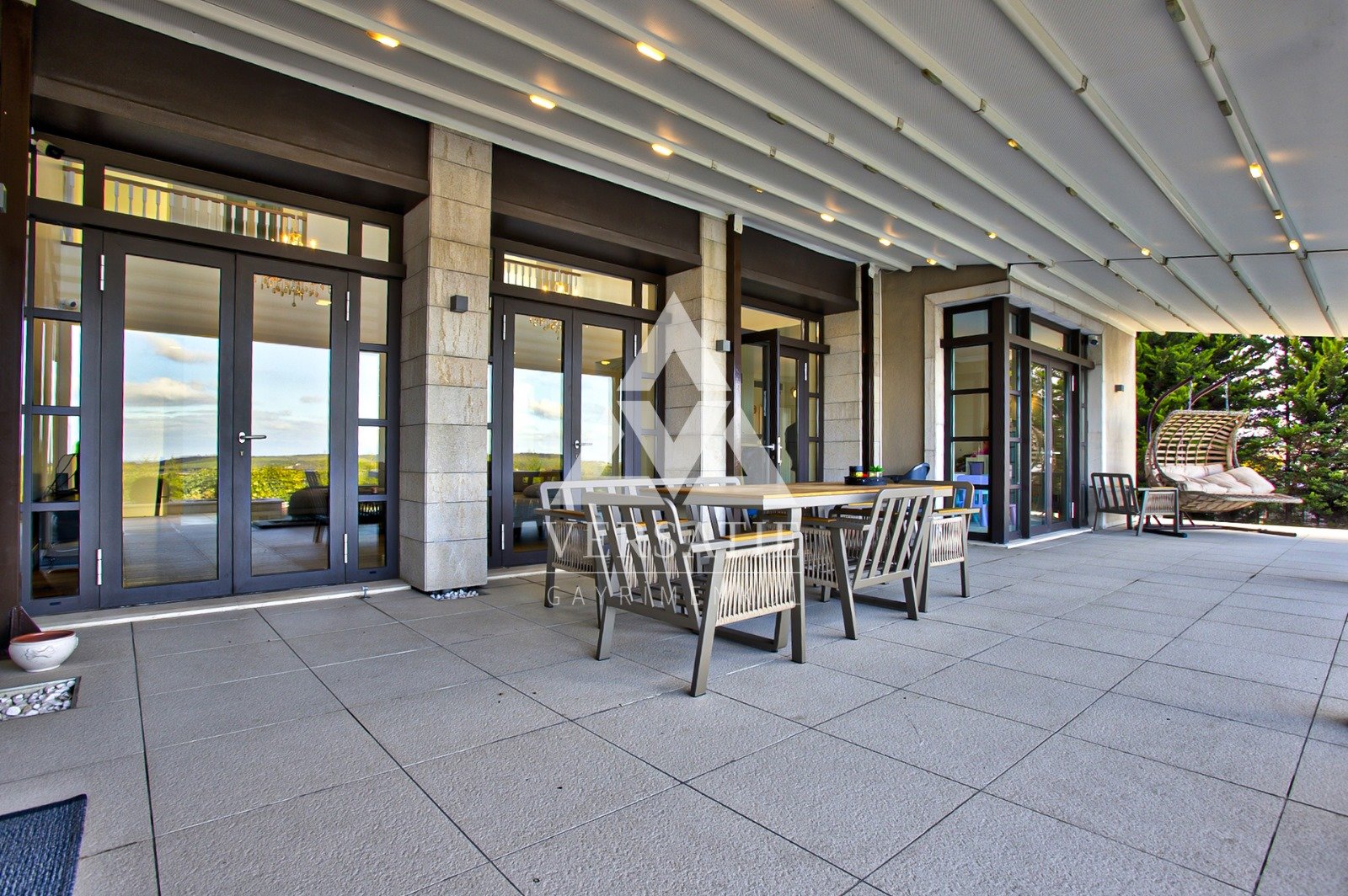 Ormanada’nın Zirvesinde, Deniz Manzaralı Prestijli Villa