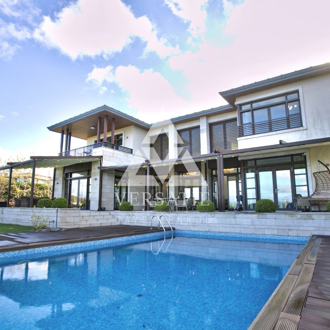 Ormanada’nın Zirvesinde, Deniz Manzaralı Prestijli Villa