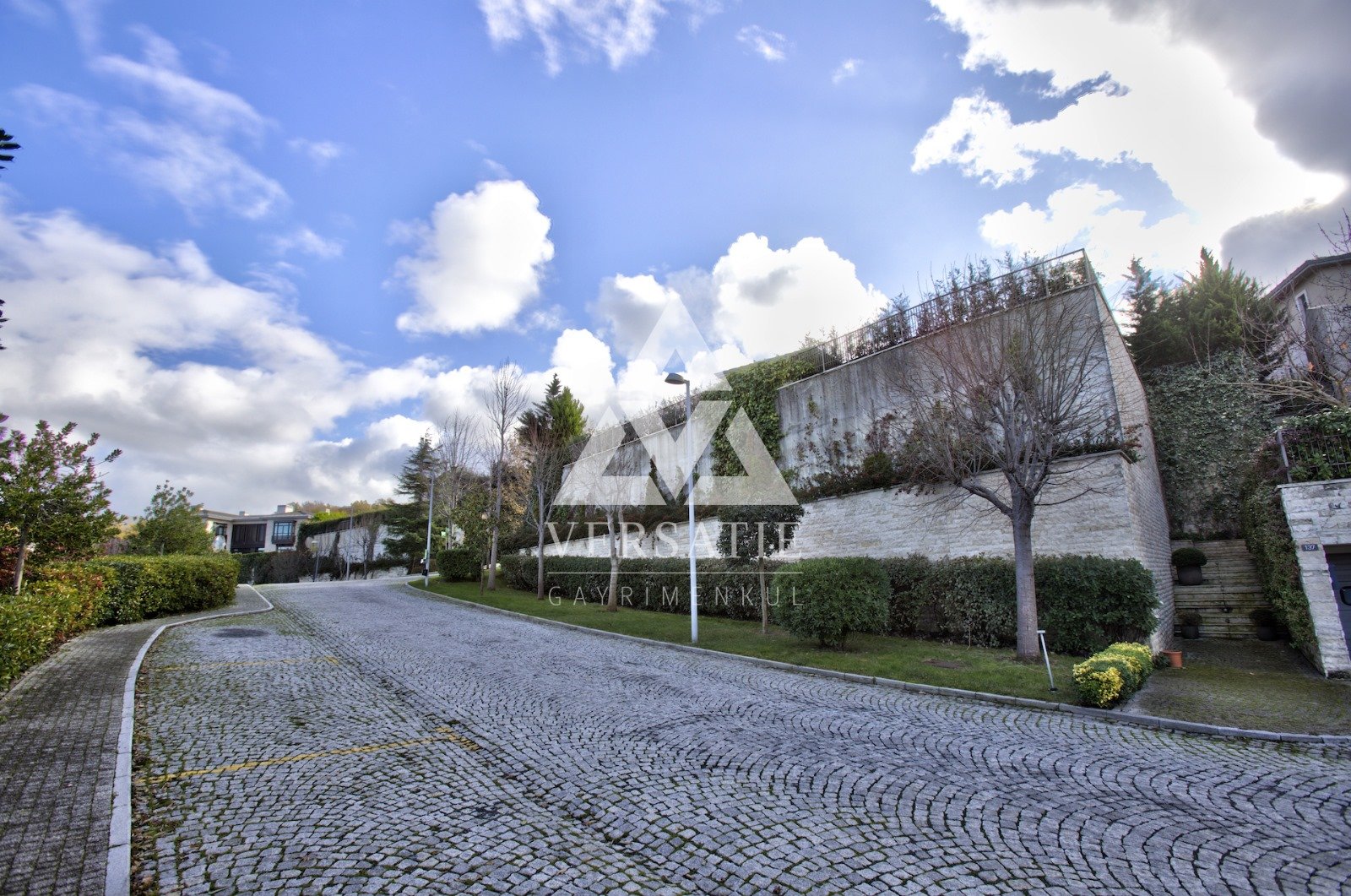 Ormanada’nın Zirvesinde, Deniz Manzaralı Prestijli Villa