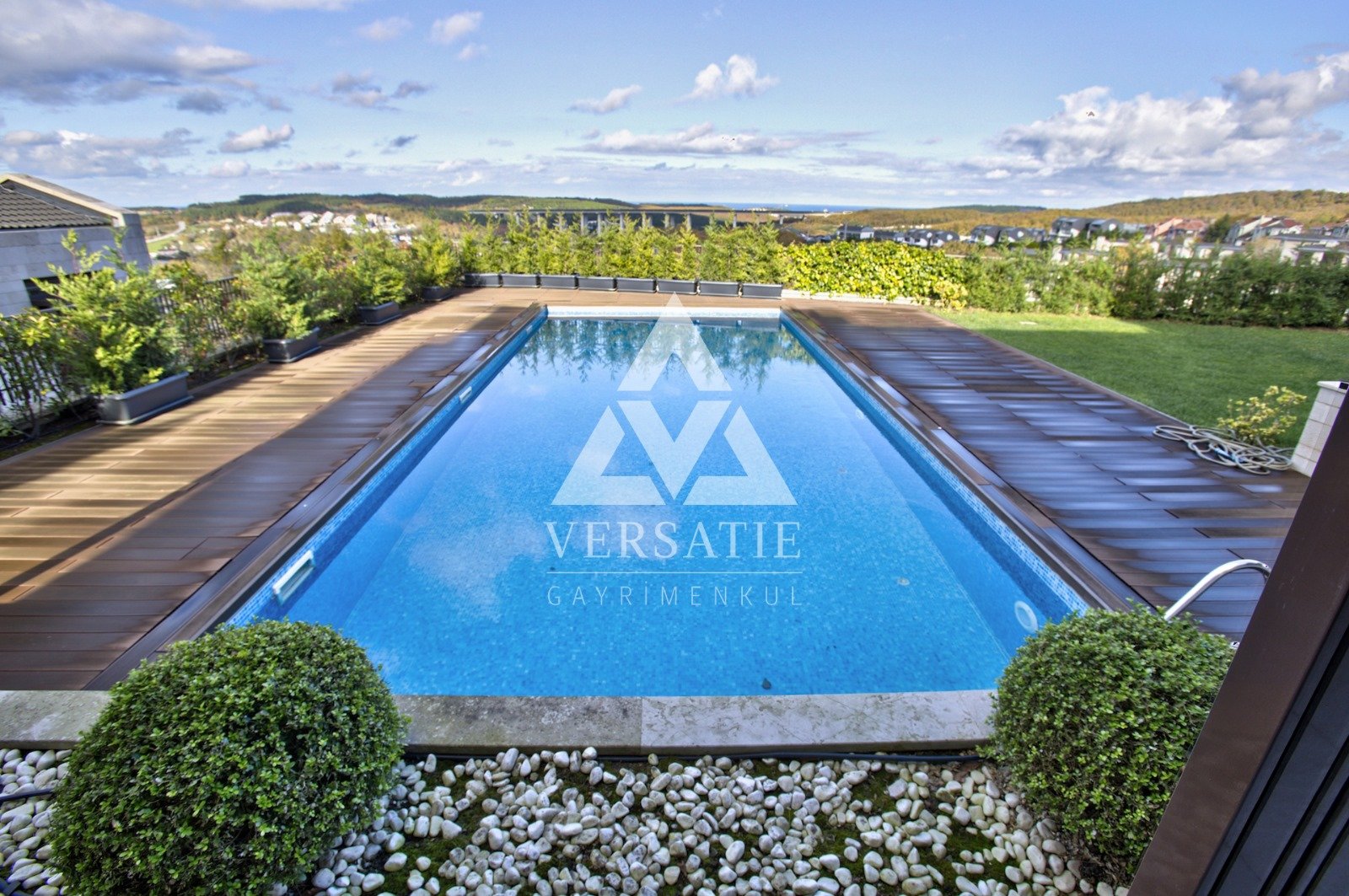 Ormanada’nın Zirvesinde, Deniz Manzaralı Prestijli Villa