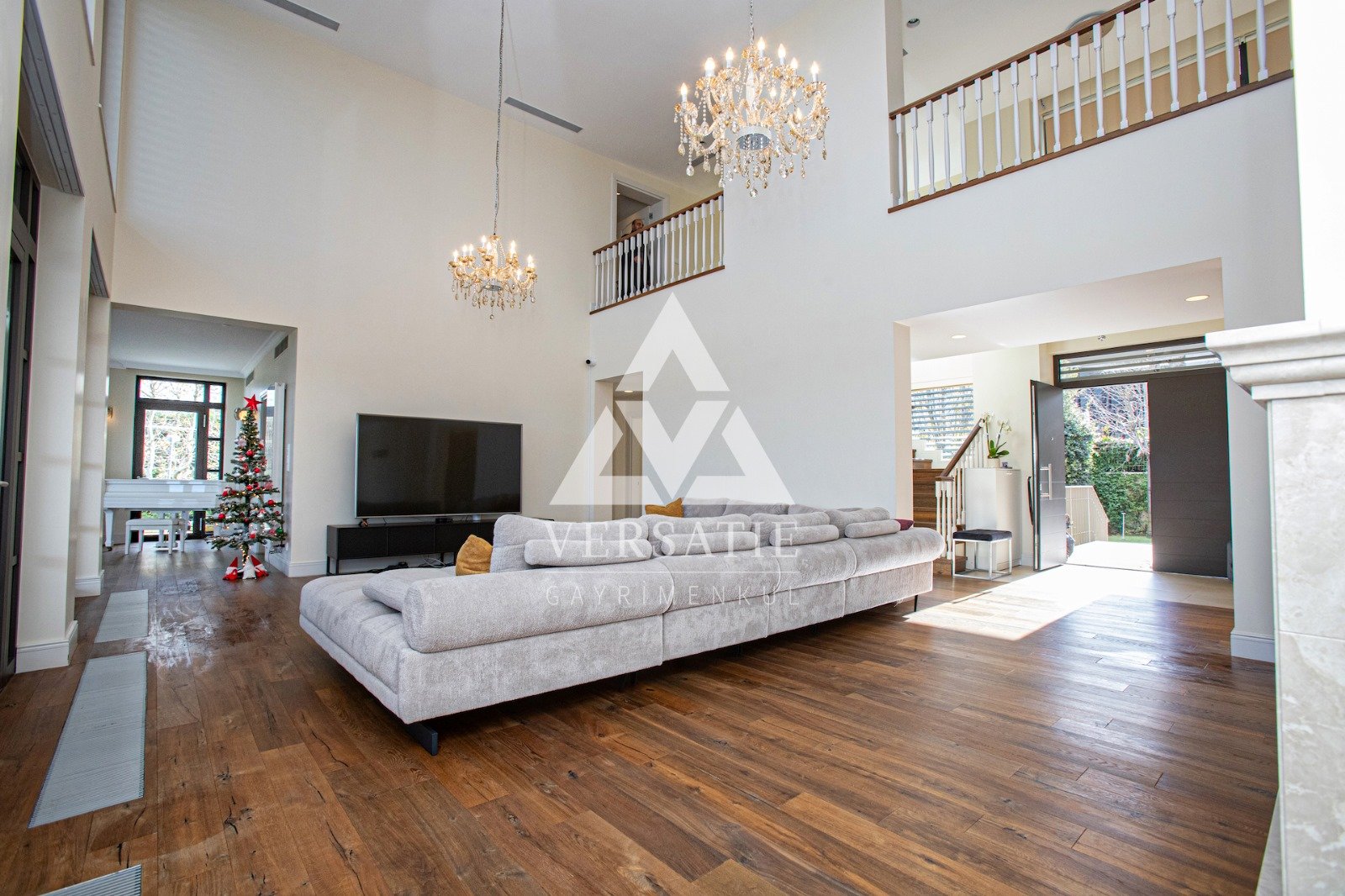 Ormanada’nın Zirvesinde, Deniz Manzaralı Prestijli Villa