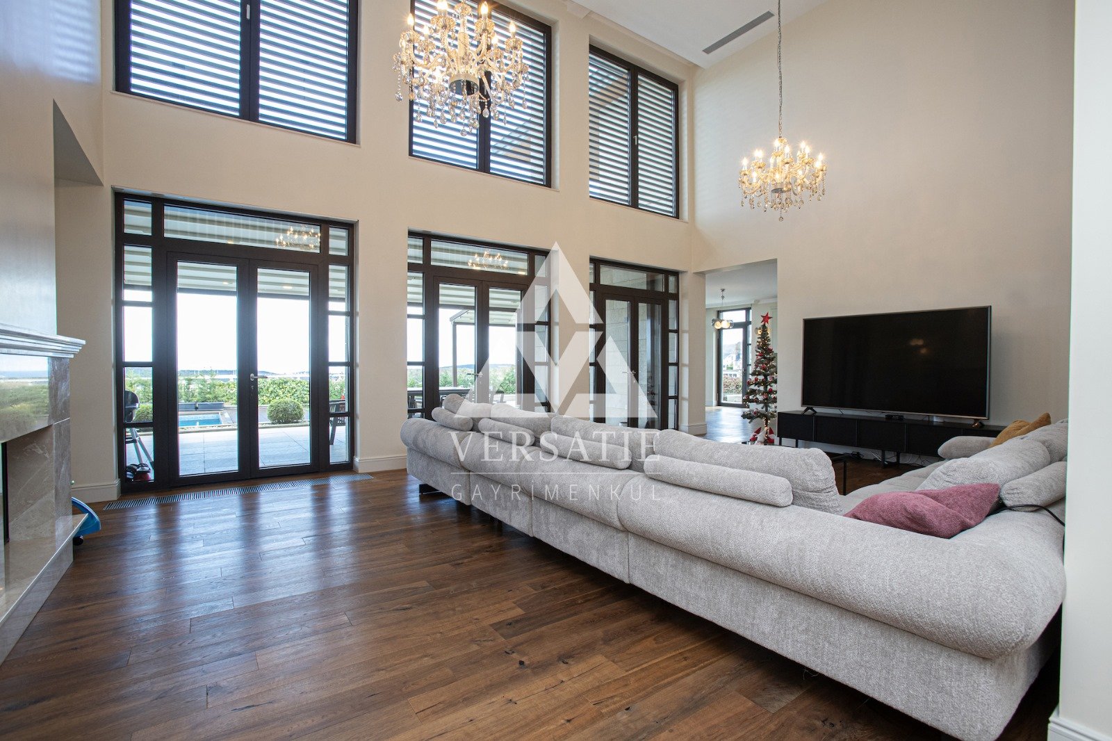 Ormanada’nın Zirvesinde, Deniz Manzaralı Prestijli Villa