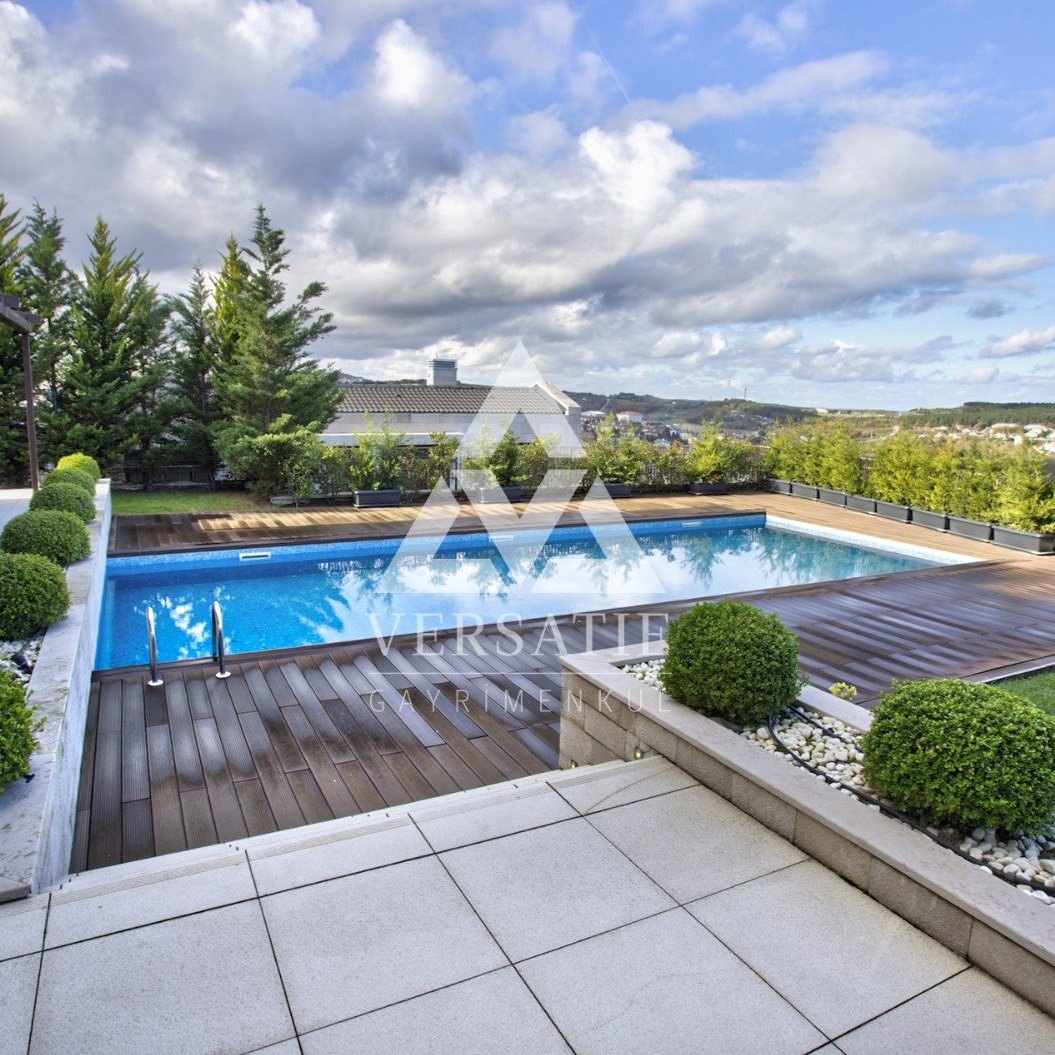 Ormanada’nın Zirvesinde, Deniz Manzaralı Prestijli Villa