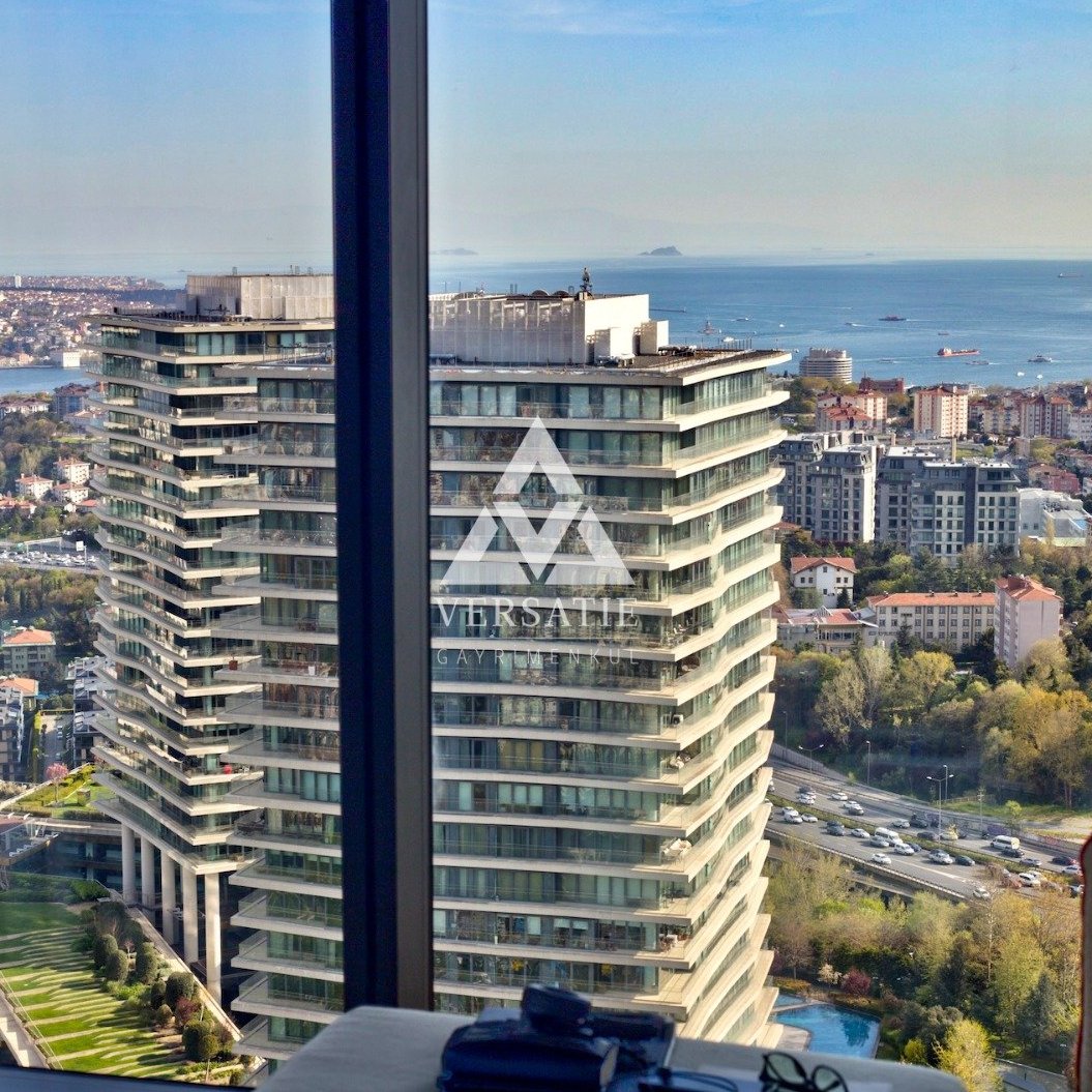 İstanbul’un en prestijli adreslerinden Çiftçi Towers’ta, yüksek katta konumlanan bu 3+1 daire; panoramik Boğaz manzarası  ve ferah planıyla üst düzey bir yaşam sunuyor.