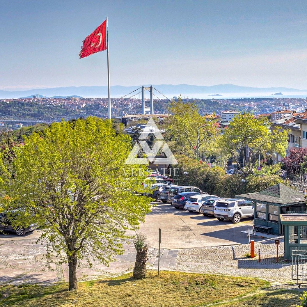 Ulus Parkı yanı, kesintisiz 3 cepheden Boğaz manzarasına sahip ultra lüks satılık daire.