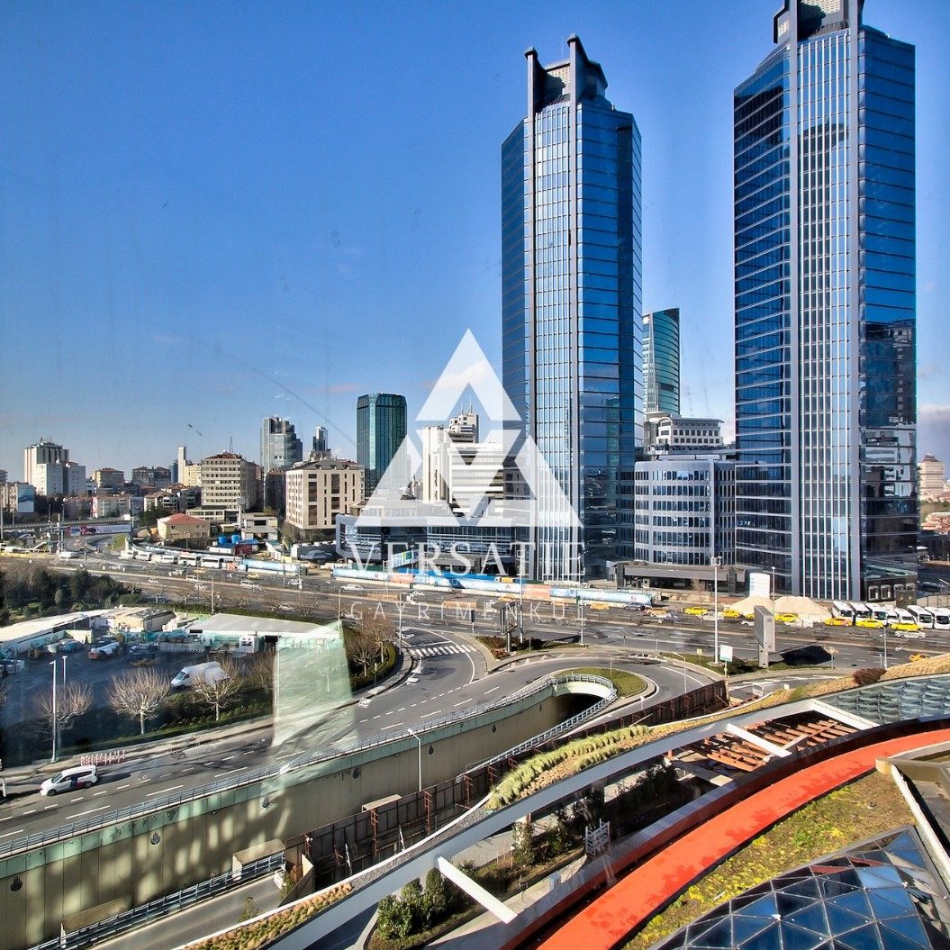 Çiftçi Towers’da yer alan özel dekorasyonlu D tipi kiralık rezidans daire, şık iç mimarisi ve modern detaylarıyla lüks ve konforu bir araya getiriyor.