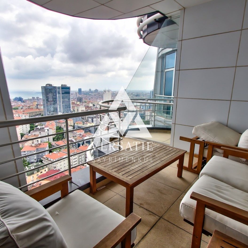 Gayrettepe’de Selenium Panorama Rezidans’ta Boğaz'ın büyüleyici manzarasına hakim, lüks ve modern bir yaşam alanına sahip muhteşem satılık residence. 
