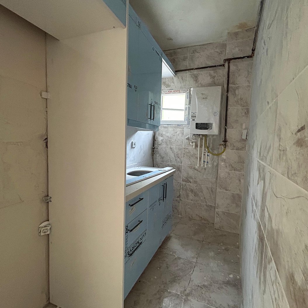 Çubuklu’nun huzurlu atmosferinde, boğazın büyüleyici manzarasına karşı konumlanmış 400 m² kullanım alanına sahip kiralık iş yeri.