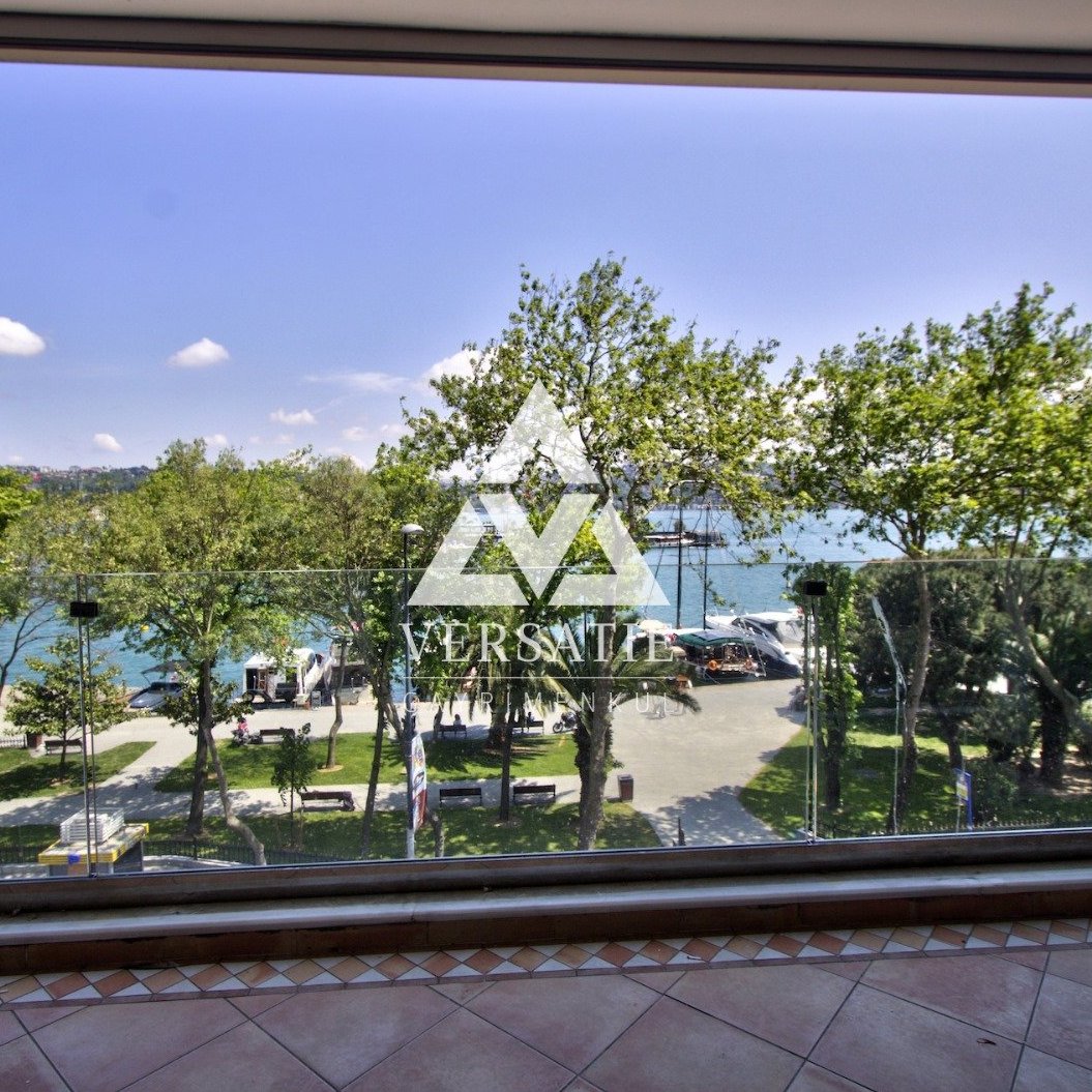 Boğaz’ın Işıltısına Komşu: Çift Cephe Kiralık Yalı Dairesi