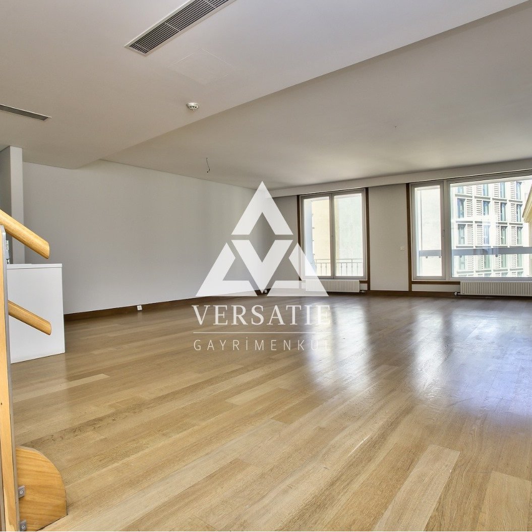 Magnificent duplex apartment for sale, located in a modern, spacious, open kitchen area in Maçka Suits, located in Nişantaşı, the pearl of Istanbul.