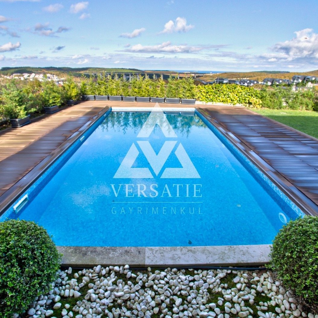 A Prestigious Villa with Sea Views at the Summit of Ormanada