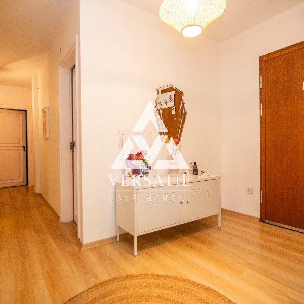 Ulus Doğankent Sitesi’nde, huzurlu ve ayrıcalıklı bir yaşam sunan, yeşillikler içerisinde, bakımlı, satılık lüks daire.