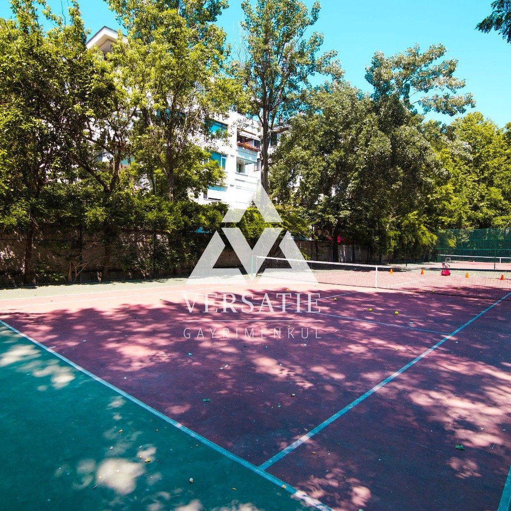 Ulus Doğankent Sitesi’nde, huzurlu ve ayrıcalıklı bir yaşam sunan, yeşillikler içerisinde, bakımlı, satılık lüks daire.