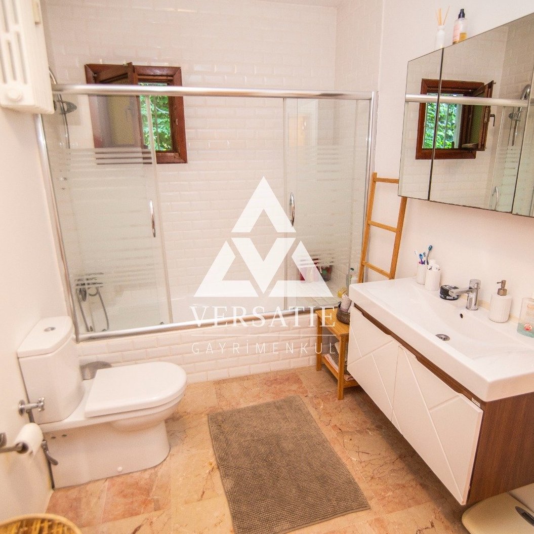 Ulus Doğankent Sitesi’nde, huzurlu ve ayrıcalıklı bir yaşam sunan, yeşillikler içerisinde, bakımlı, satılık lüks daire.