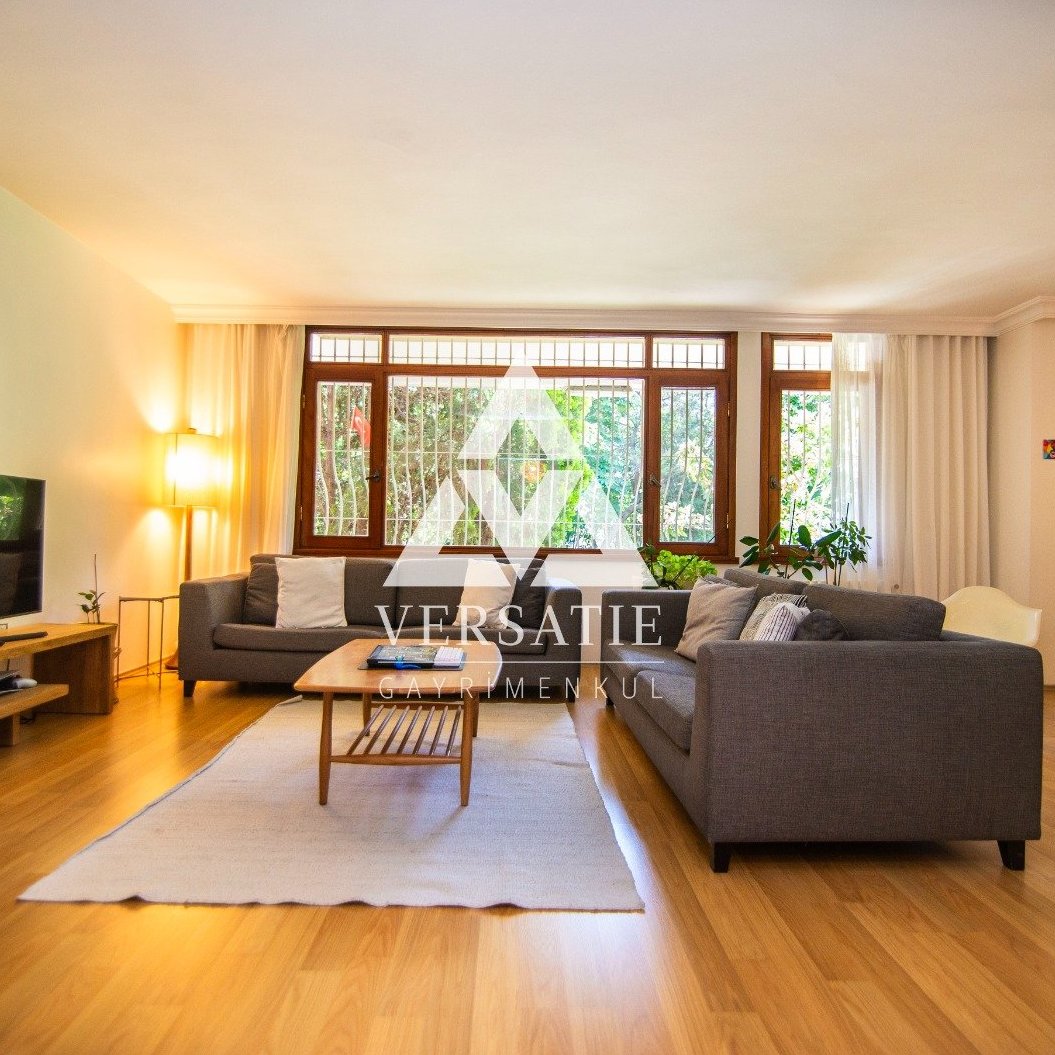 Ulus Doğankent Sitesi’nde, huzurlu ve ayrıcalıklı bir yaşam sunan, yeşillikler içerisinde, bakımlı, satılık lüks daire.