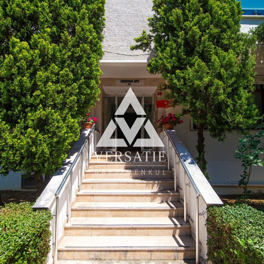 Ulus Doğankent Sitesi’nde, huzurlu ve ayrıcalıklı bir yaşam sunan, yeşillikler içerisinde, bakımlı, satılık lüks daire.