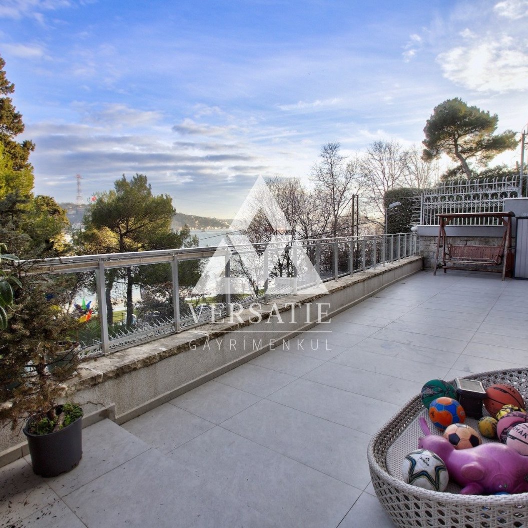 Bebek Aşiyan’da, İstanbul Boğazı’nın eşsiz manzarasına hakim, konforlu ve ayrıcalıklı bir yaşam sunan, muhteşem kiralık daire. 