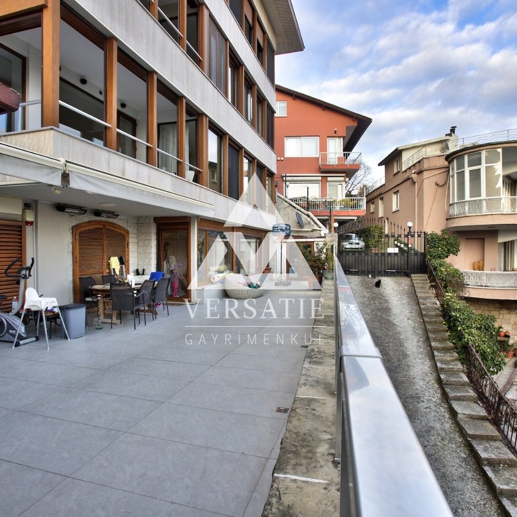 Bebek Aşiyan’da, İstanbul Boğazı’nın eşsiz manzarasına hakim, konforlu ve ayrıcalıklı bir yaşam sunan, muhteşem kiralık daire. 