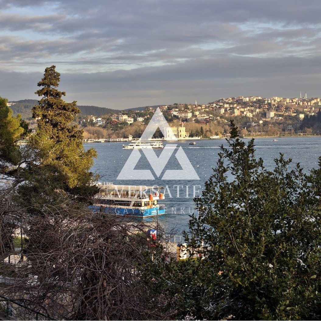 Bebek Aşiyan’da, İstanbul Boğazı’nın eşsiz manzarasına hakim, konforlu ve ayrıcalıklı bir yaşam sunan, muhteşem kiralık daire. 