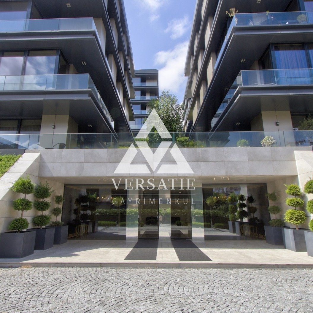 Yooistanbul’da sitenin en özel konumunda; Boğaz manzaralı, ultra lüks dekorasyonlu, eşyalı 4.5+1 kiralık daire.