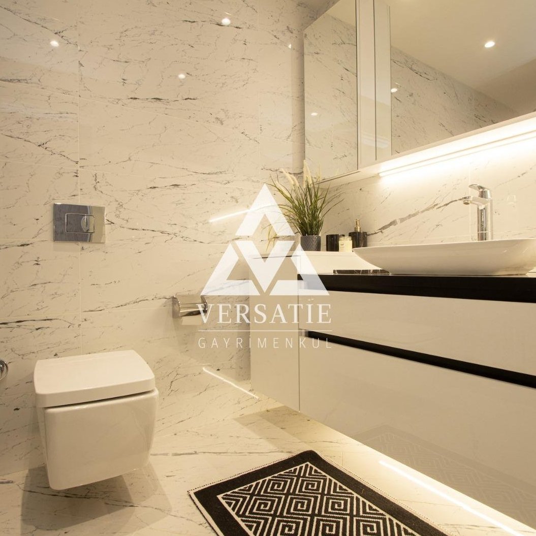 Located in Sinpaş Queen, where you can find modern comfort in Şişli, this stylish residence brings comfort and luxury together with every detail. 