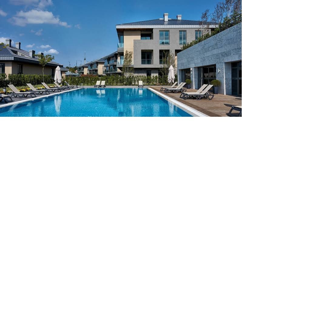 A life nestled in the azure blue of the Bosphorus in Çamlıca, one of Istanbul's iconic hills... Located in the prestigious block of Mesa Çamlıca Evleri, this exclusive 3-bedroom apartment offers both quality and a stunning view