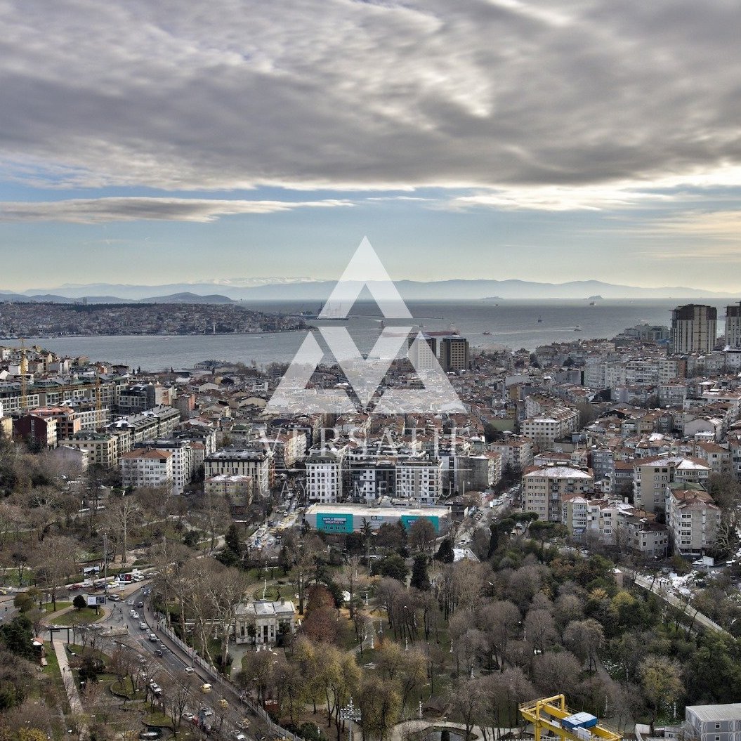 A very special residence for sale awaits you in Selenium Twins Residence, one of the most prestigious addresses in Beşiktaş, offering breathtaking views of the Bosphorus, the Historical Peninsula, and the Islands, along with all the privileges of luxury and modern living.