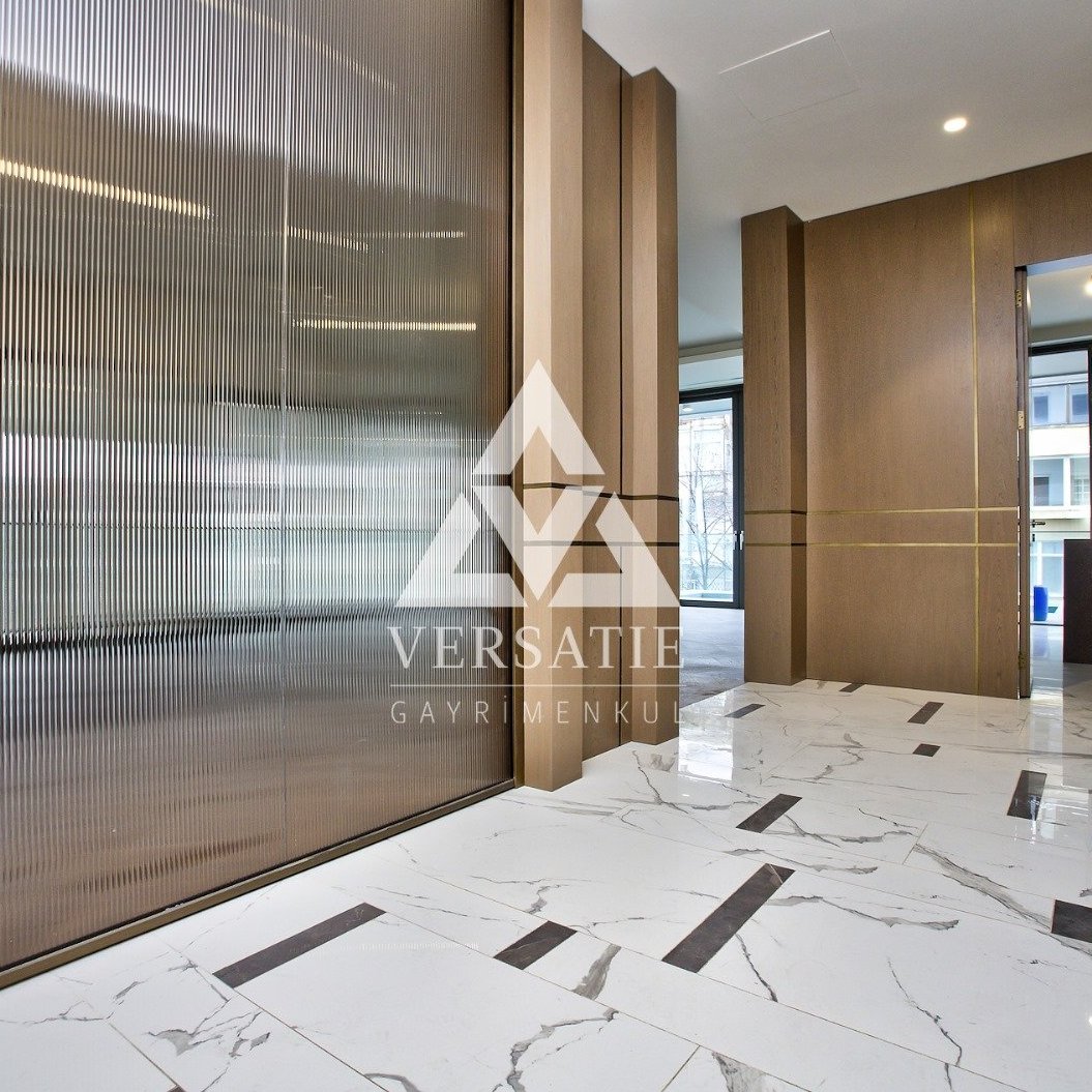 İstanbul’un en seçkin lokasyonlarından Nişantaşı’nda, doğayla iç içe, lüks ve konforu bir arada sunan Dap Yapı Nişantaşı Koru Projesi içerisinde, balkonunda özel havuzu bulunan, muhteşem kiralık lüks daire. 