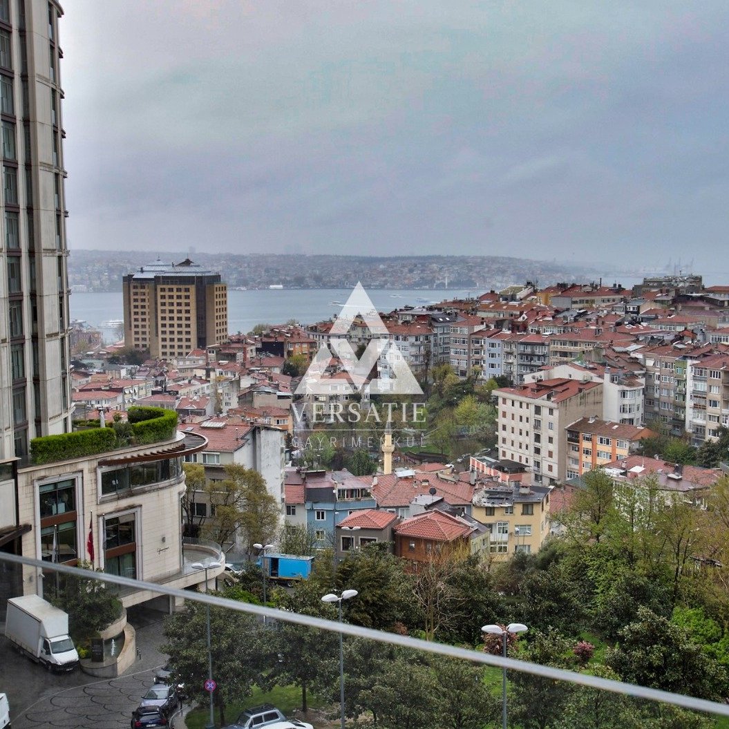 Maçka’nın en prestijli noktalarından biri olan Maçka Armani Residence’ta, Boğaz manzarasına sahip lüks 1+1 satılık daire.
