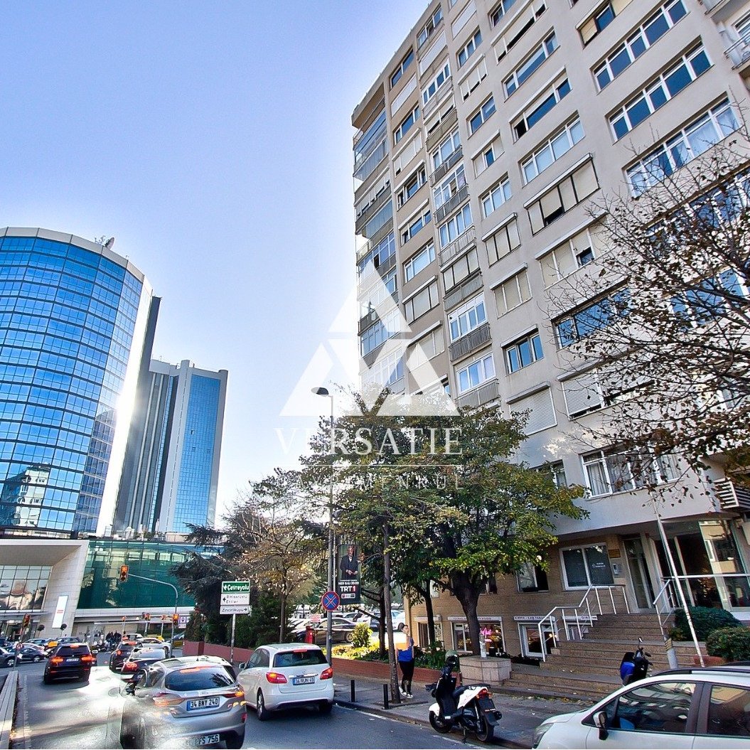 Akmerkez karşısında, ultra lüks detaylarla yenilenmiş, hiç kullanılmamış 4+1 kiralık daire.