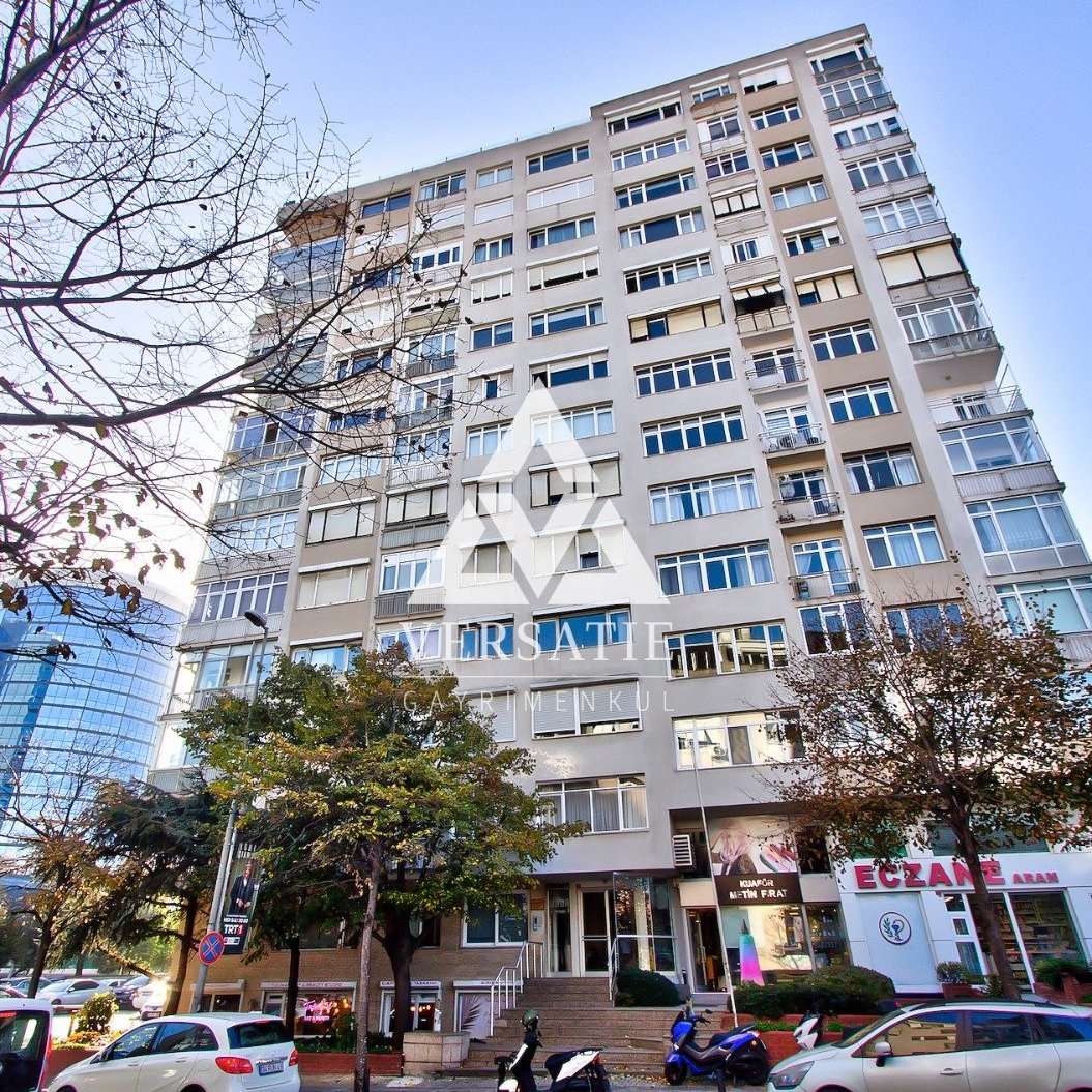 Akmerkez karşısında, ultra lüks detaylarla yenilenmiş, hiç kullanılmamış 4+1 kiralık daire.