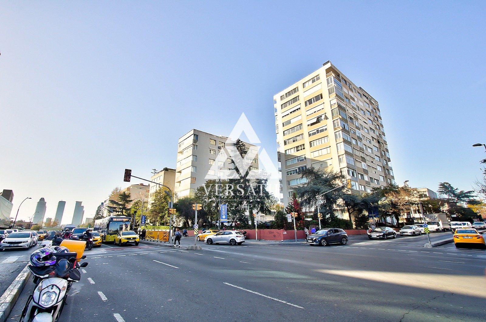 Akmerkez karşısında, ultra lüks detaylarla yenilenmiş, hiç kullanılmamış 4+1 kiralık daire.