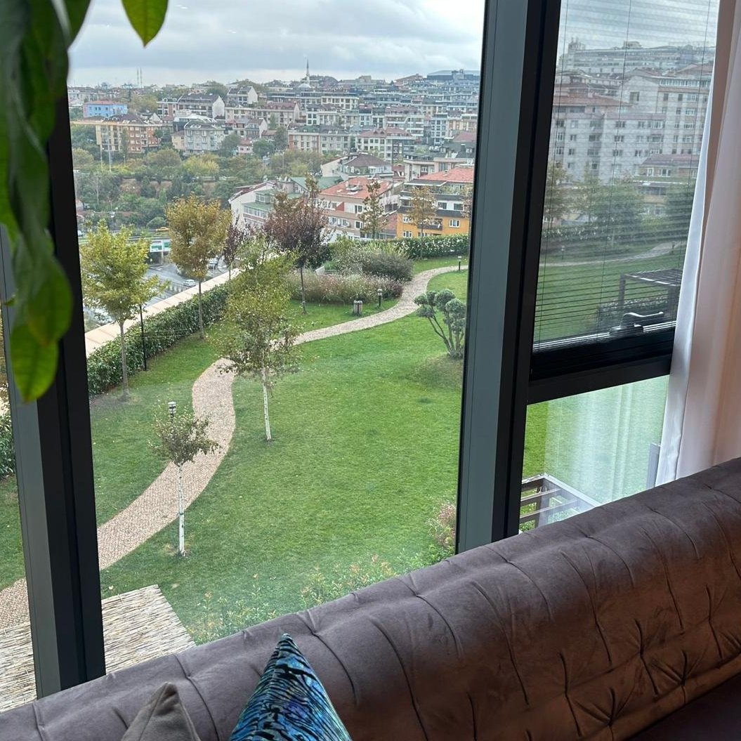 Elit yaşamın adresi Şişli Sinpaş Queen Bomonti’de, çift cepheli, köşe konumlu, ferah ve aydınlık bir yaşam alanı sunan en büyük tip, satılık lüks daire.