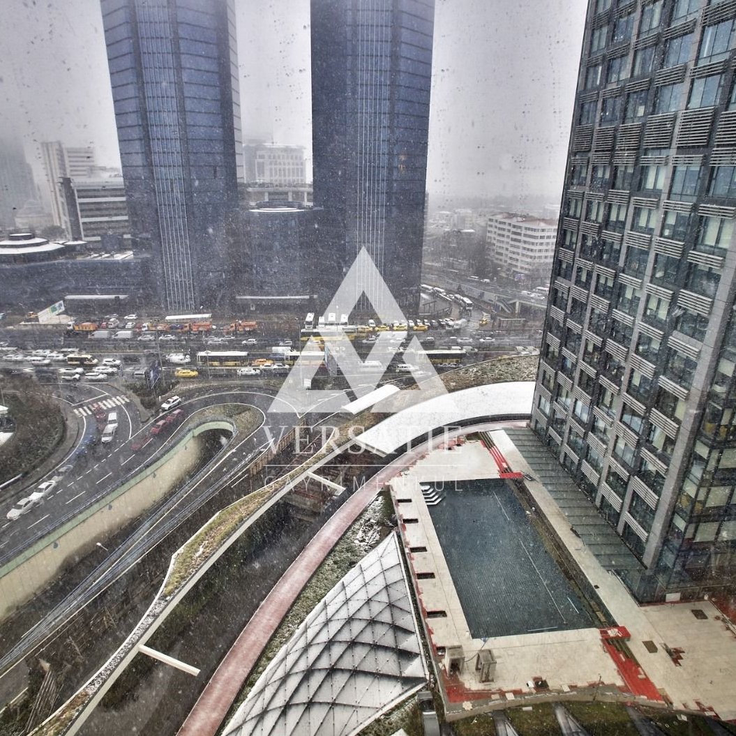 İstanbul’un en seçkin yapılarından biri olan Çiftçi Towers’ta, hem konforu hem de şıklığı bir arada sunan muhteşem satılık lüks daire.