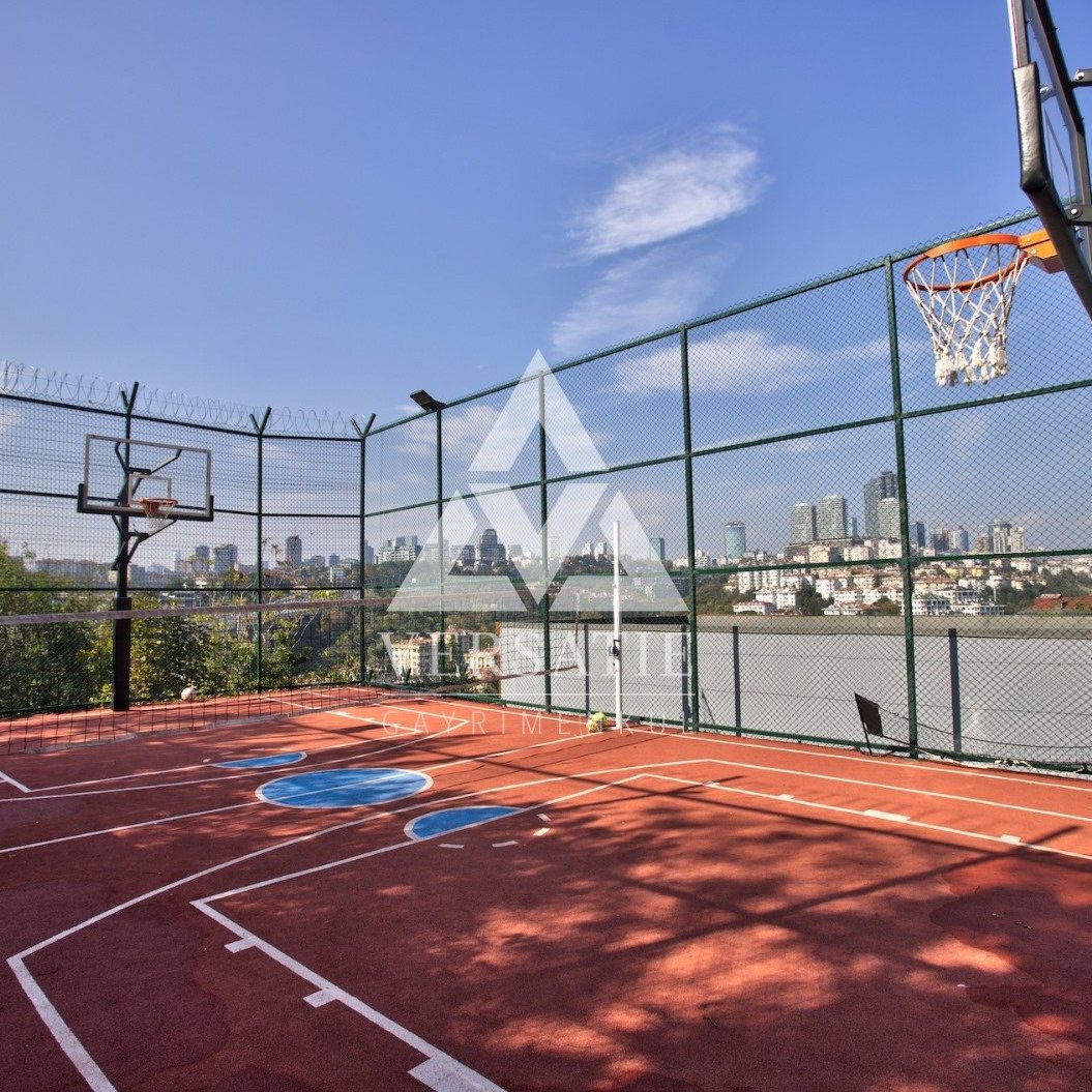 Where Design, Comfort, and View Meet: Maksimum Evler