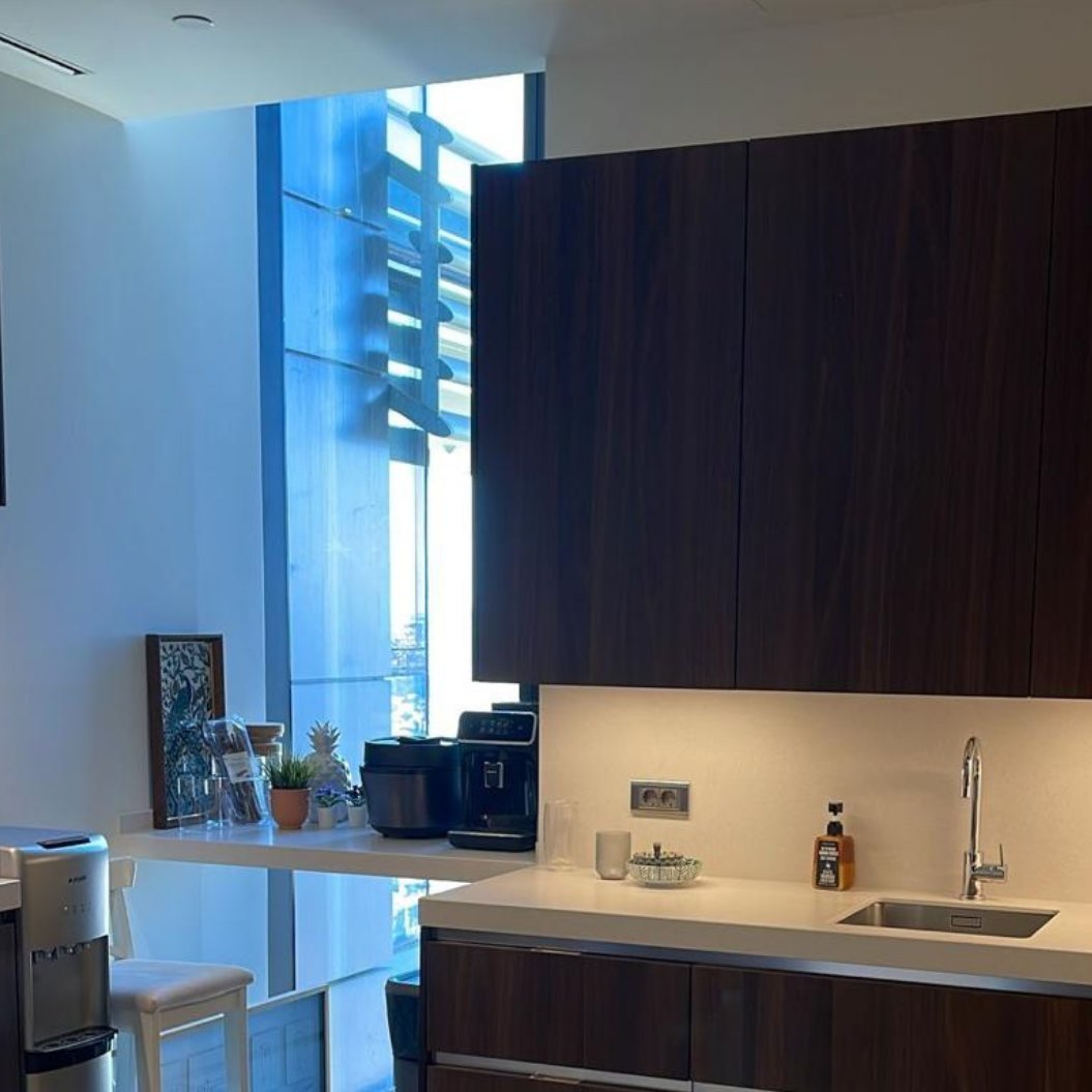 İstanbul’un en seçkin yapılarından biri olan Çiftçi Towers’ta, hem konforu hem de şıklığı bir arada sunan muhteşem satılık yüksek kat lüks daire.