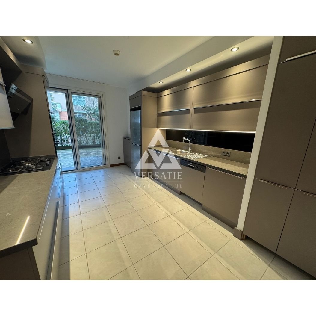 Şehrin Kalbinde Sessiz ve Ayrıcalıklı Bir Bahçe Katı.