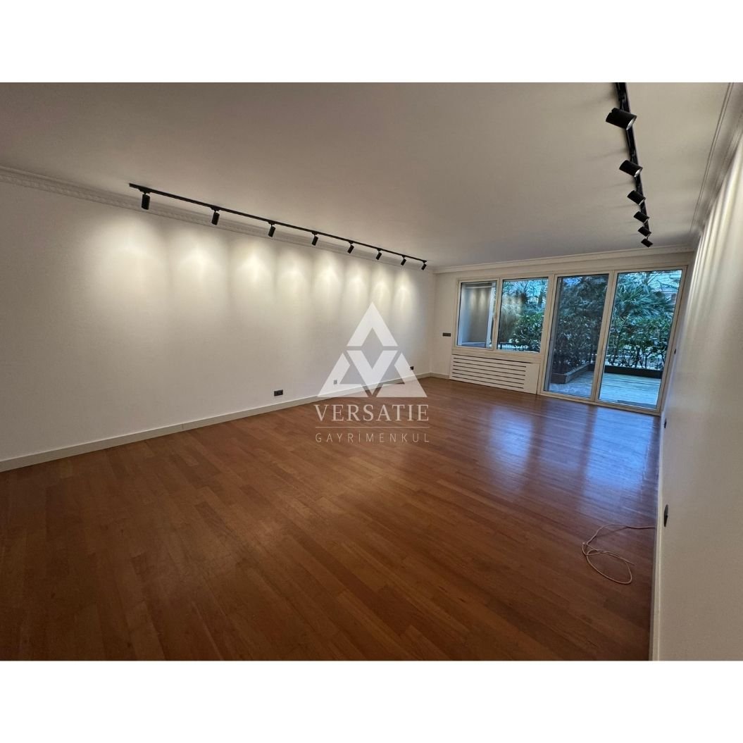 Şehrin Kalbinde Sessiz ve Ayrıcalıklı Bir Bahçe Katı.