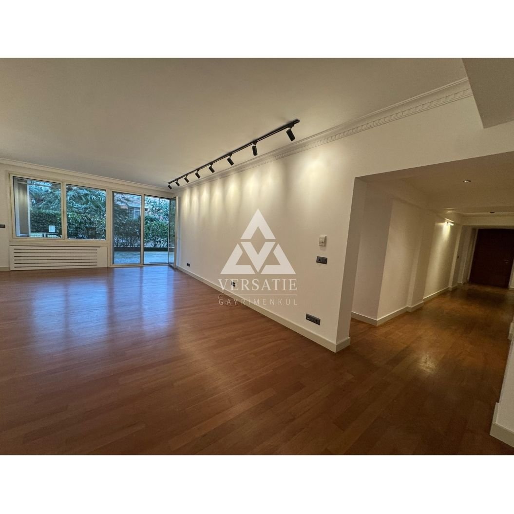 Şehrin Kalbinde Sessiz ve Ayrıcalıklı Bir Bahçe Katı.