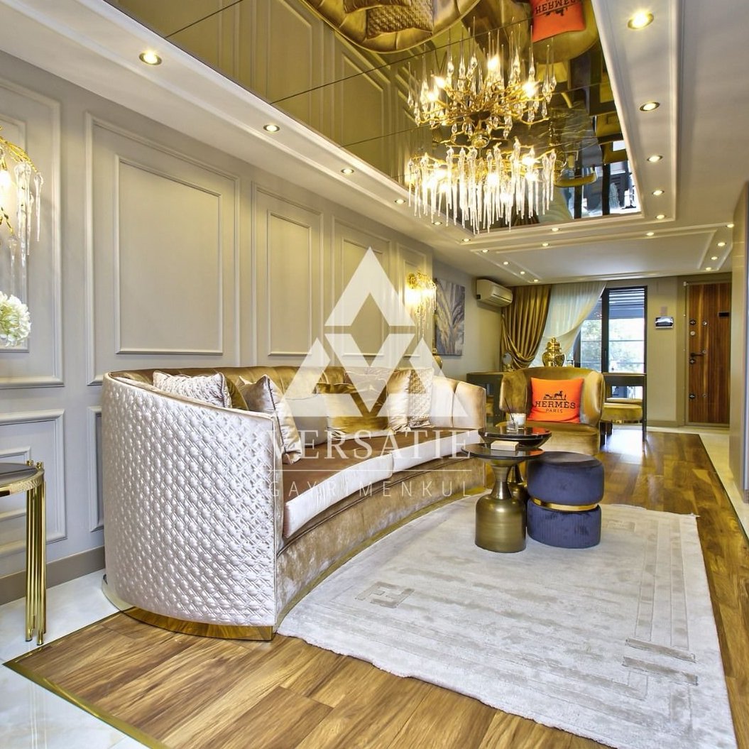 İstanbul’un en seçkin semtlerinden Etiler’de, prestijli Hareket Sitesi içerisinde konumlanan yaşam kalitesini ve yatırım potansiyelini bir arada sunan, zarafet ve fonksiyonelliğin buluştuğu, muhteşem satılık 4 katlı villa. 