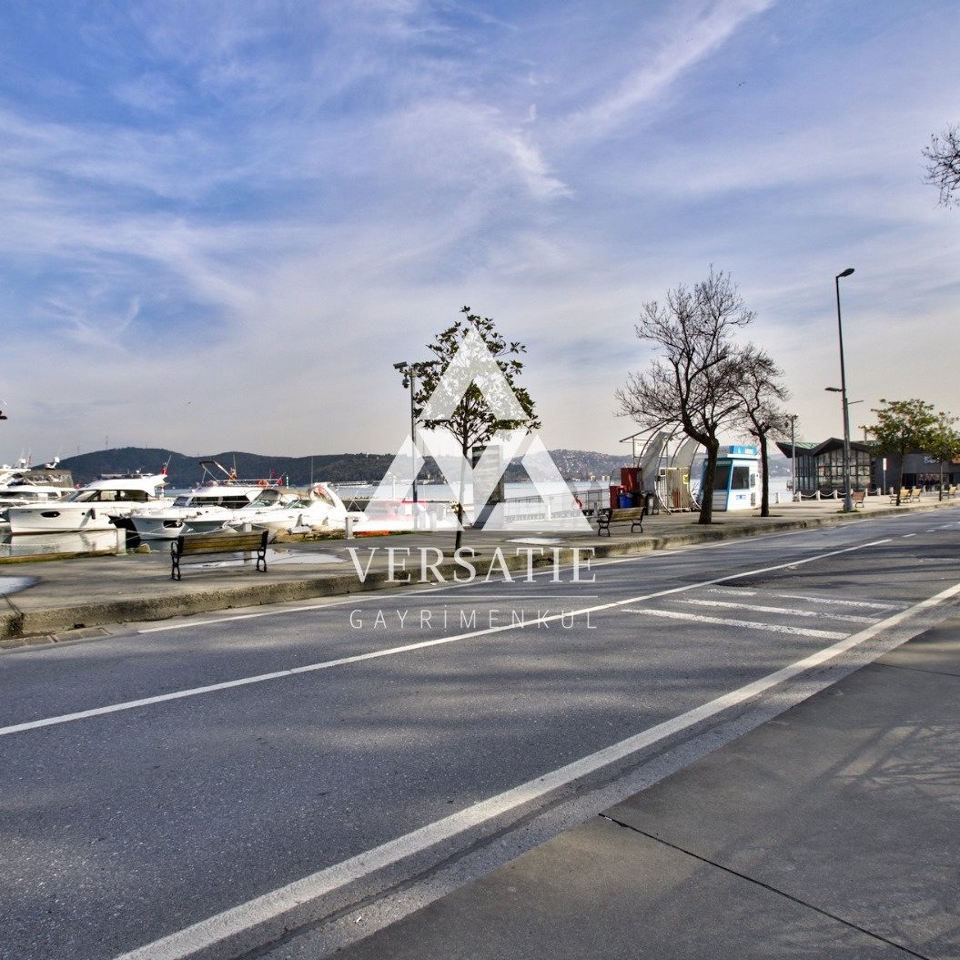 Stylish and comfortable, luxury waterside apartment for rent with a magnificent view in Tarabya.