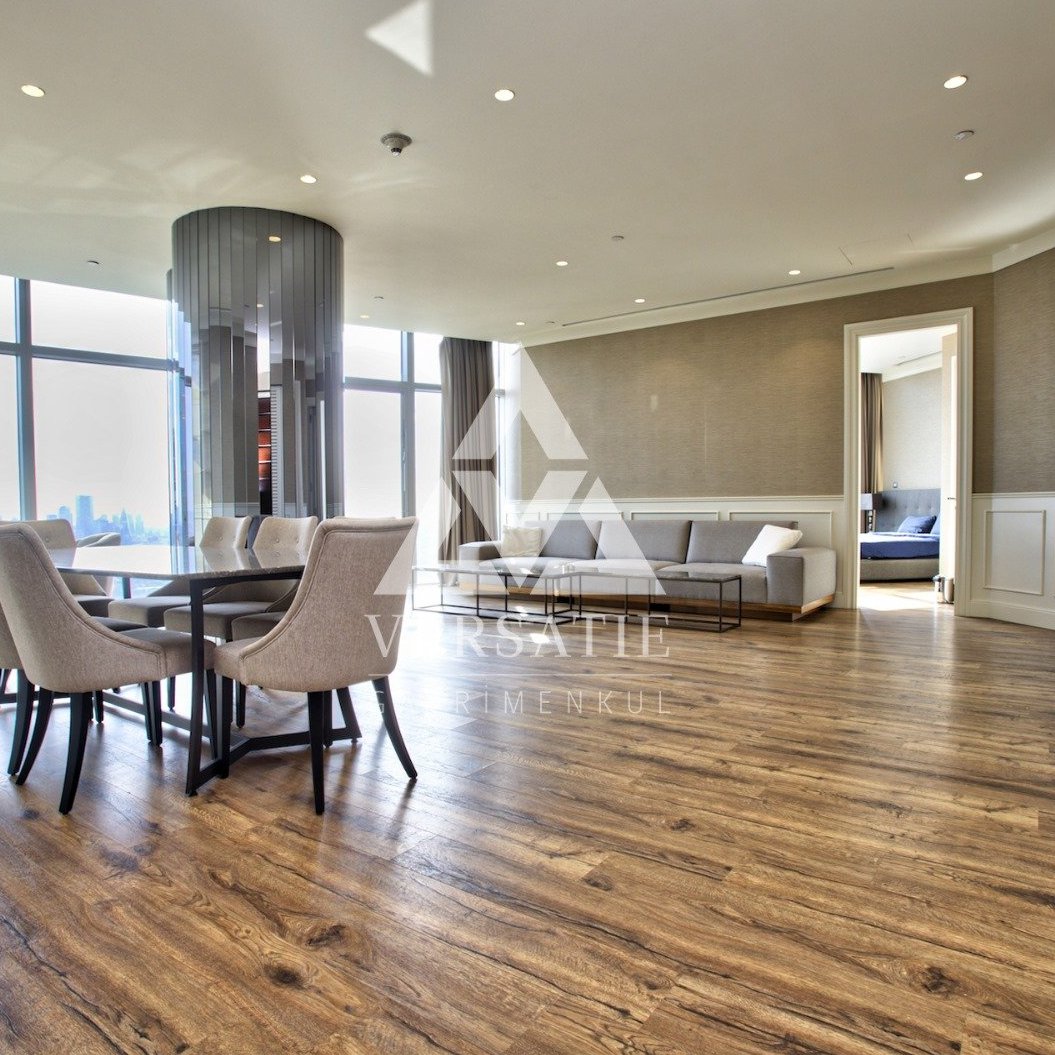 İstanbul’un Zirvesinde: Spine Tower’da Boğaz Manzaralı Penthouse