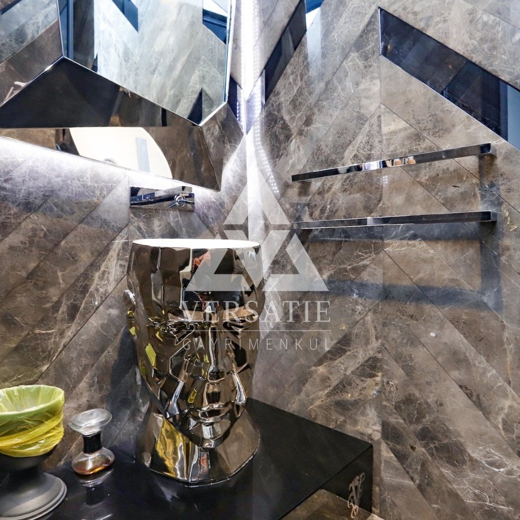 İstanbul’un Zirvesinde: Spine Tower’da Boğaz Manzaralı Penthouse