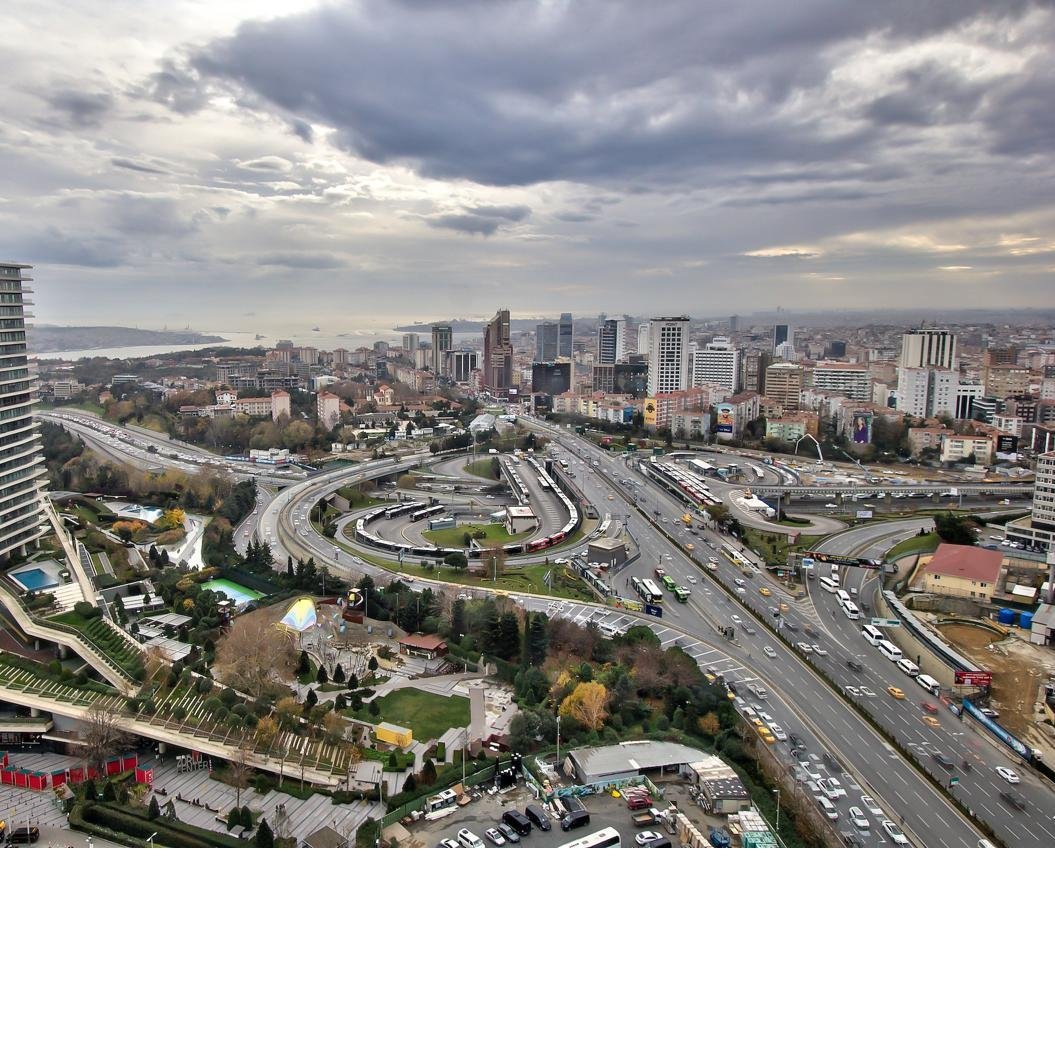 Çiftçi Towers’ta ayrıcalıklı bir yaşam sizi bekliyor. Eşsiz Boğaz ve tarihi yarımada manzarasına hakim, ultra lüks donanımlı bu özel rezidans, konfor ve zarafeti bir araya getiriyor. 