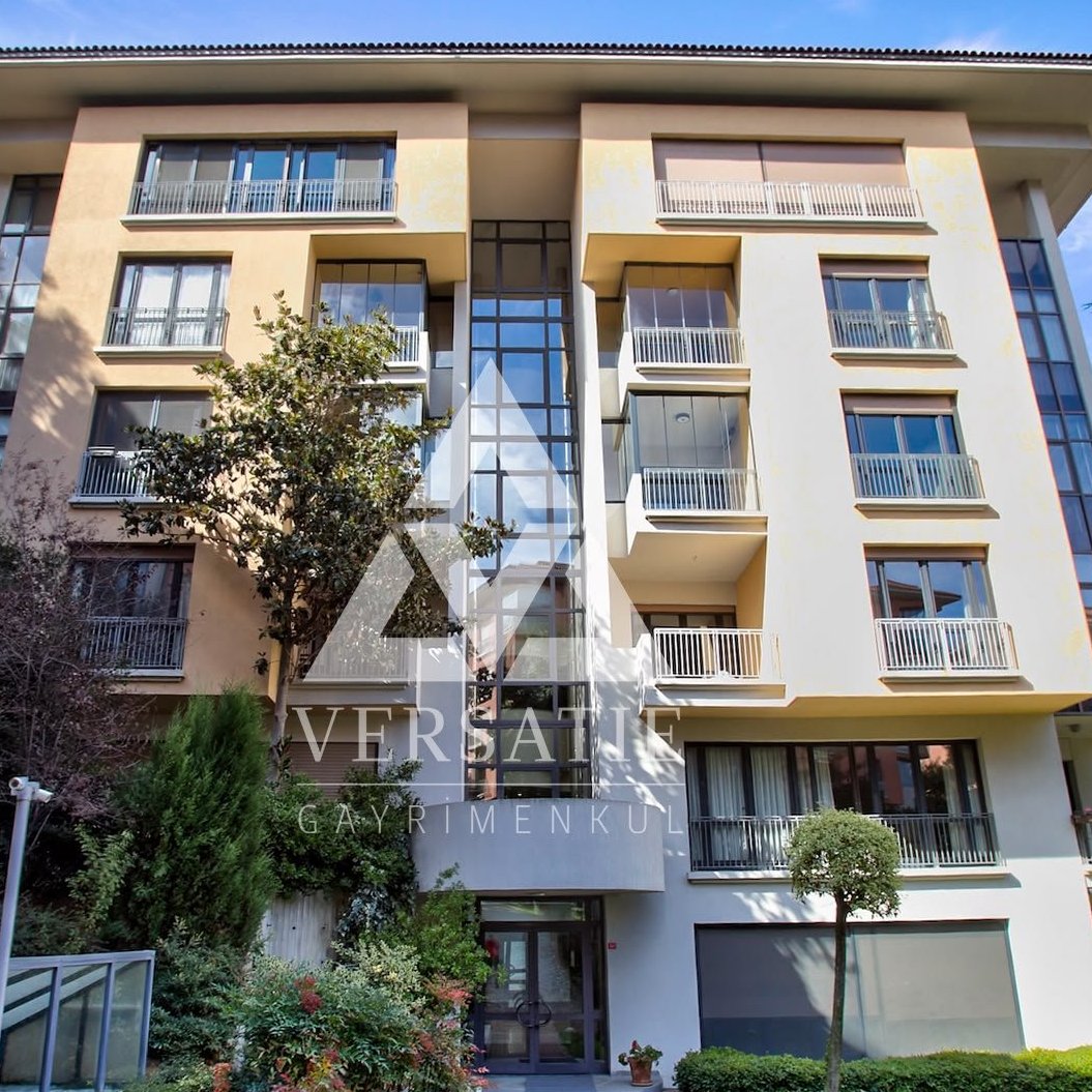 Akatlar Sarı Konaklar Sitesi’nde, yeşille iç içe 4+1 kiralık daire.